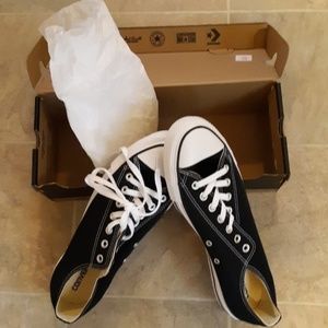 Black n White unisex Converse
